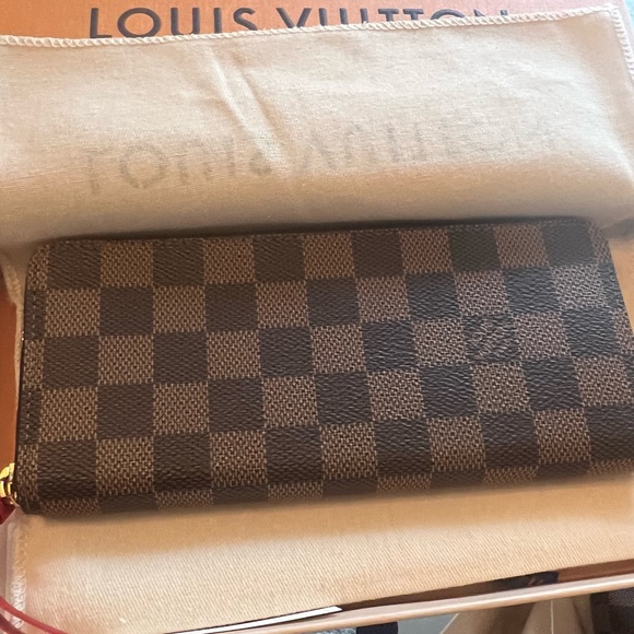 Louis Vuitton purse and wallet - Picture 4 of 12